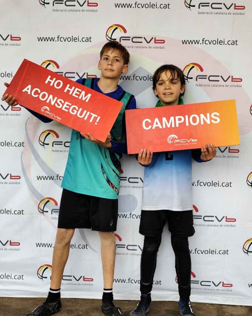 Iván Romero (Voleiboom) y Blai Bachs (Club Llinars) Campeones en Infantil Masculino