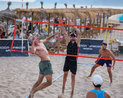 Jugadores durante la tercera prueba del Circuito Voleiboom 2026 en Castelldefels